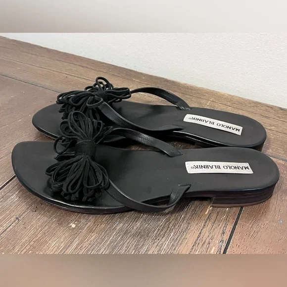 Manolo Blahnik Black Leather Bow Accents Sandals size 37 Women’s US size 7 - Picture 4 of 12